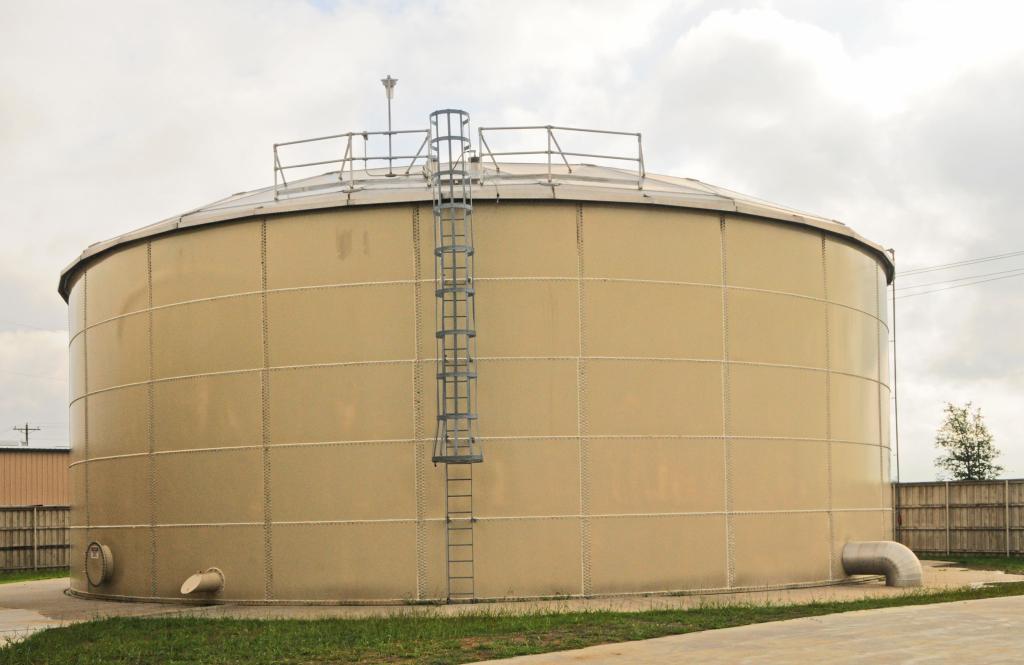 Steel tank. Welded Tanks for Oil Storage.